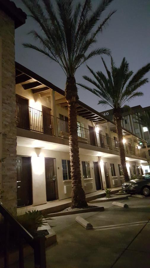 Tuscan Garden Inn Los Angeles Exterior foto
